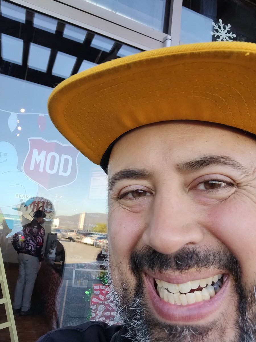 DannyOcchipinti's tweet image. Some amber kicking in by MOD pizza 🍕 today!!  I got to really clean 🫧🪥 my room tomorrow and throw away some stuff.  And it feels too intense like being the Karate 🥋 kid.  But I&apos;m actually not like him as from glowing selfies like this.  
#modpizza #amber