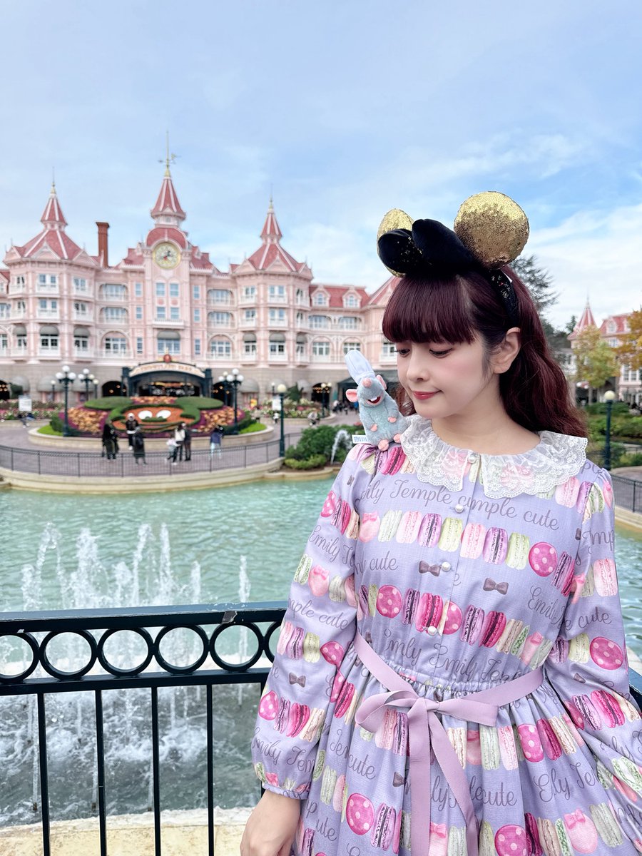 パリディズニーランドで着たエミリーテンプルキュートさんのマカロン柄