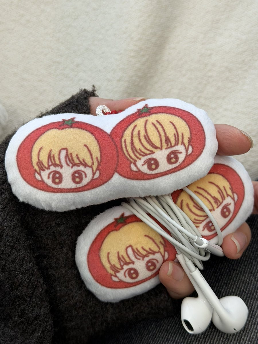 맠꿍쩡꿍 선착 특전 쿠션키링 오늘 나갑니다🥹
늦어서 미안해융..