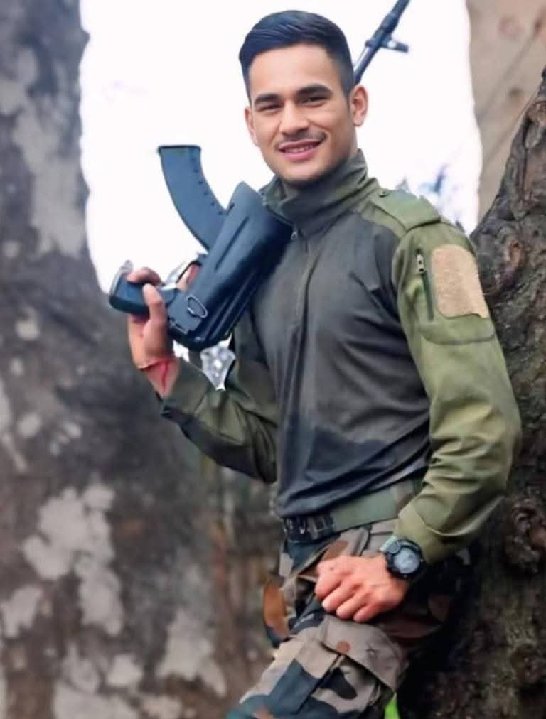 देश भर के हिंदुओं के लिए एक और दर्दनाक खबर |

जम्मू कश्मीर में देश की रक्षा करते हुए भारतीय सेना के जवान हिंदू भाई दीपक सिंह वीरगति को प्राप्त |

वीरगति को प्राप्त हुए हिंदू भाई दीपक सिंह की वीरगति को जाट एसोसिएशन और देश भर के करोड़ों हिंदुओं का प्रणाम |

जय हिंदू |
जय दीपक सिंह