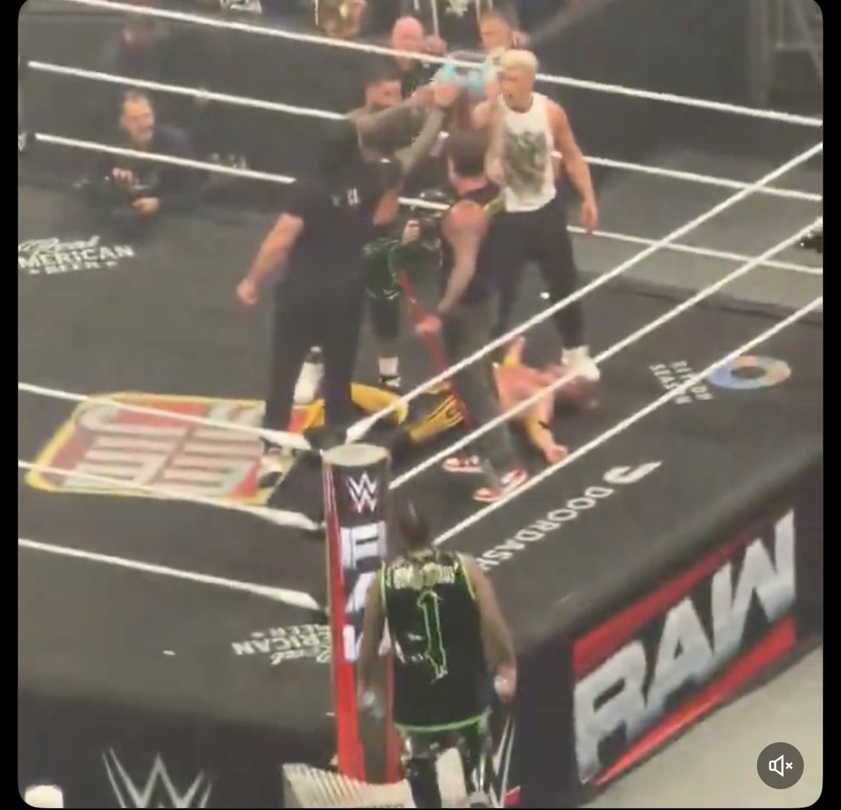 JtGWrites's tweet image. Now THAT’S a team! 🔥🔥🔥
ZEBROS! 
#SurvivorSeries
#WWERaw 
#SmackDown 
#WarGames