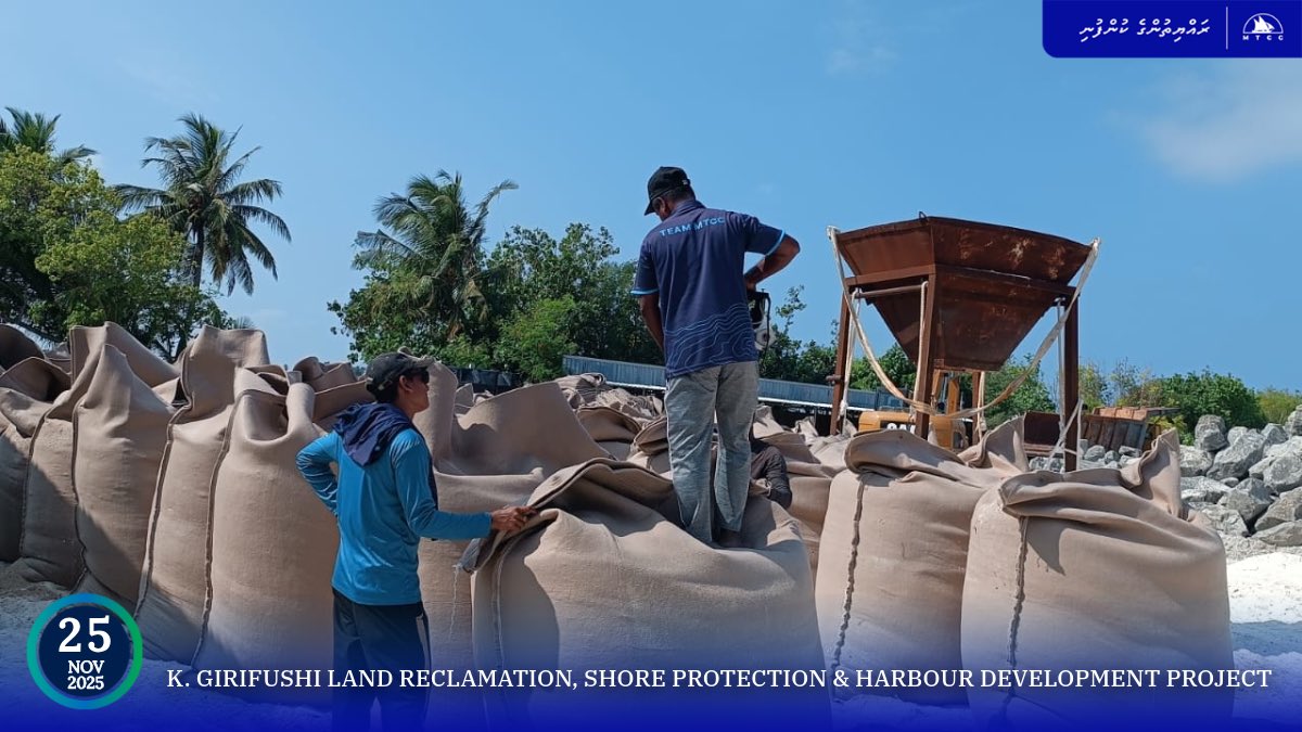 MTCCPlc's tweet image. Project Update: K. Girifushi Land Reclamation, Shore Protection and Harbour Upgrade Works

Preparation for sand bund work is ongoing.

Follow more updates at: projects.mtcc.com.mv

#MTCCProjects #TeamMTCC #RayyithungeKunfuni #GaumuBinaakurumugaaMTCC
