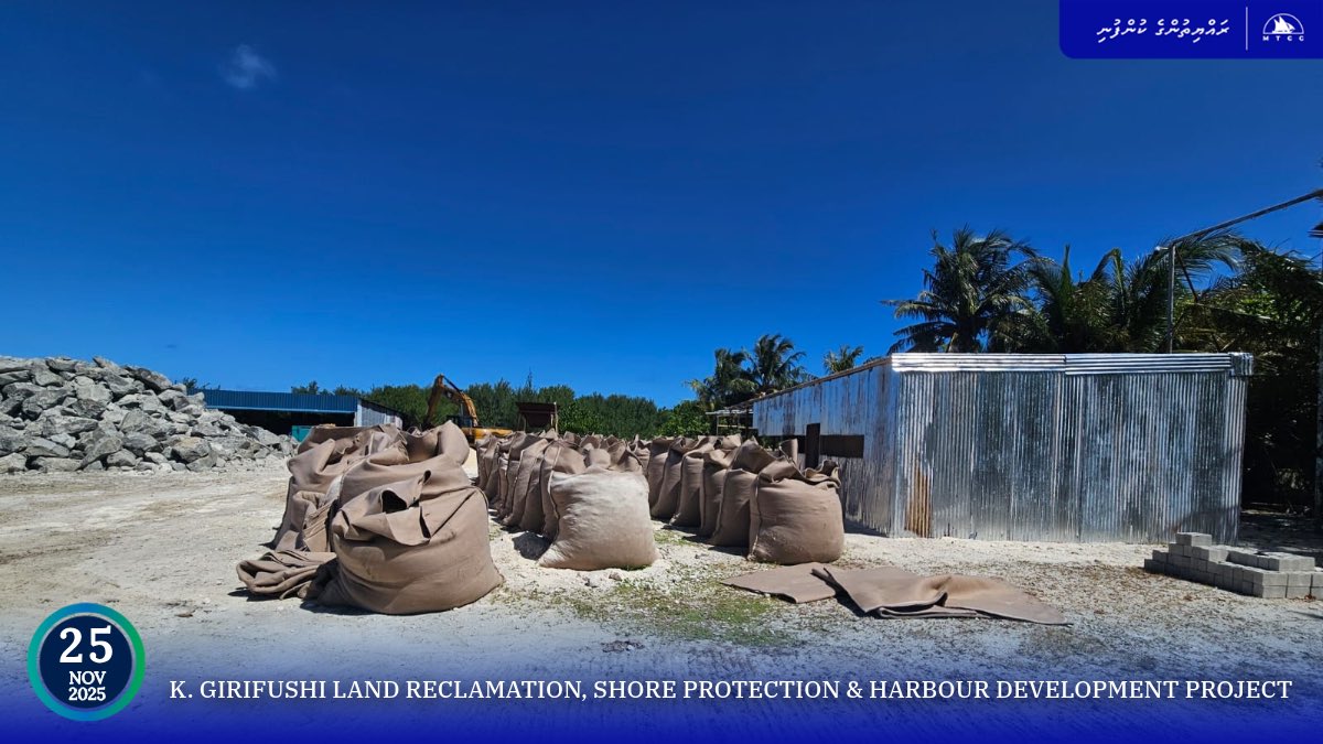 MTCCPlc's tweet image. Project Update: K. Girifushi Land Reclamation, Shore Protection and Harbour Upgrade Works

Preparation for sand bund work is ongoing.

Follow more updates at: projects.mtcc.com.mv

#MTCCProjects #TeamMTCC #RayyithungeKunfuni #GaumuBinaakurumugaaMTCC