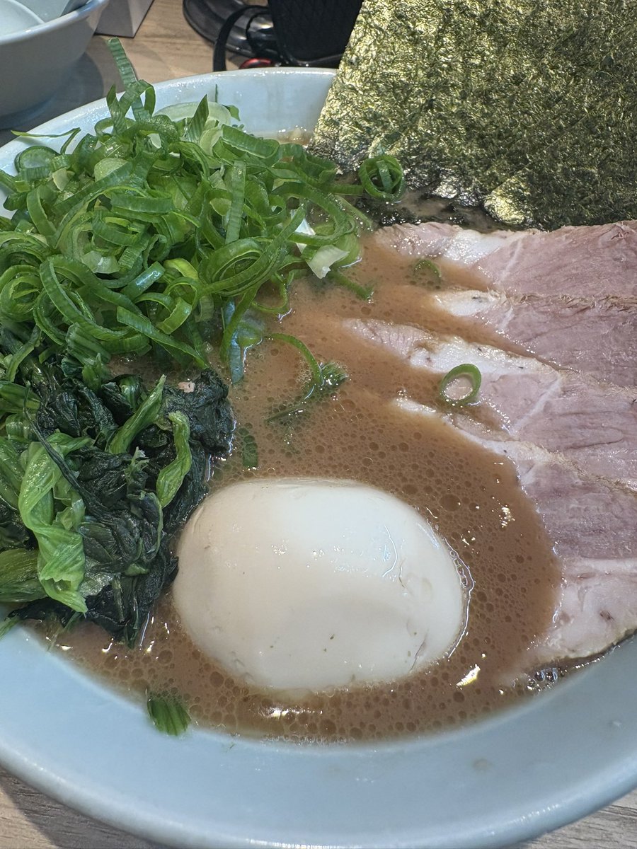 akipipipip's tweet image. #DEEPJEWELS51
ポスターを貼ってくださった
【尾又家】に行ってきました！🧡
代表、尾又家のみなさん、
ありがとうございました✨✨

京王八王子駅すぐ✨
八王子駅からも近いので、
是非食べにいってください🍜

こってりで美味しい😭🧡

八王子の家系ラーメンは
尾又家です！！🍜