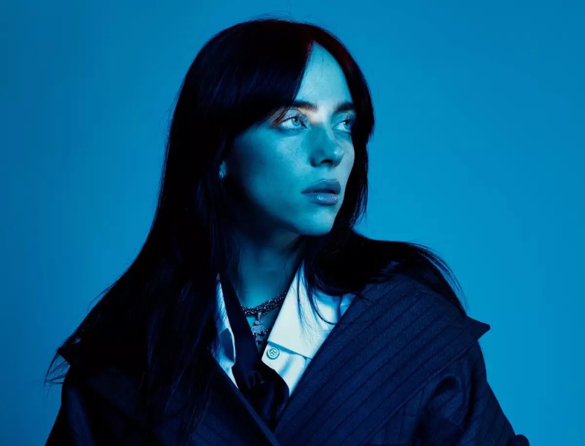 PopBase's tweet image. Billie Eilish becomes the first female artist in Spotify history to have six songs surpass 2 BILLION streams with ‘everything i wanted.’