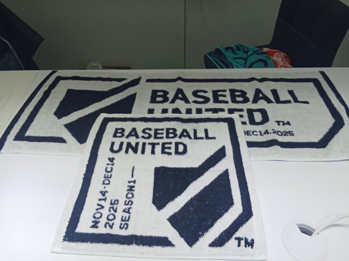 _toyo_baseball's tweet photo. Baseball United(BU)には日本🇯🇵のスポンサーも入っている。

その中の1つ「ツナガル株式会社」は全4球団の公式タオルを、今治タオル事業者と共に製造した。

BUが中東でプロ野球リーグをゼロからスタートを切り、魅せ方を試行錯誤する中で🇯🇵産のタオルで応援スタイル確立に貢献している。 https://t.co/h3MPwleD8Q
