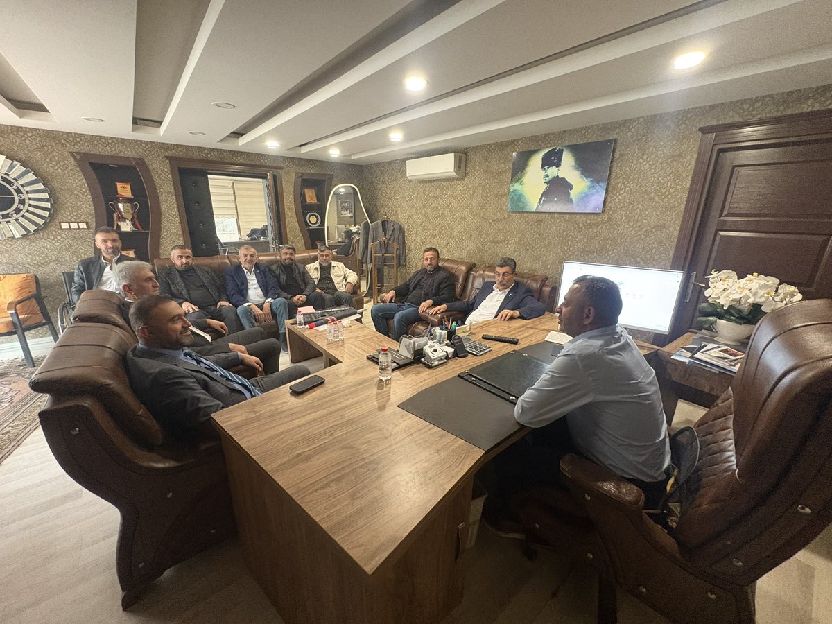 Bağlıkaya eski Belediye Başkanı Davut Çalışkan ve Aksaray siyasetinin sevilen isimlerinden Yılmaz İlhan, Genel Başkan Vekilimiz Sayın Ayhan Erel’i ve bizleri ziyaret etti.

Kıymetli ziyaretleri için teşekkür ediyoruz. Aksaray’ımız için çalışmaya devam ediyoruz.
<a href="/avukatayhanerel/">Ayhan EREL</a>