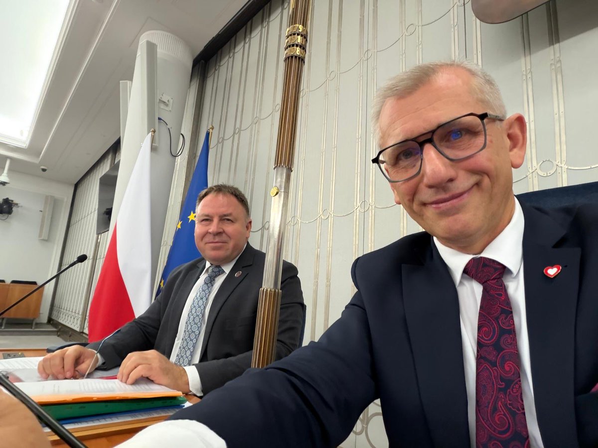 📣 <a href="/PolskiSenat/">Senat RP  🇵🇱</a> PRACUJE ➖ trwa wspólne posiedzenie Komisji Ustawodawczej oraz Komisji Praw Człowieka i Praworządności‼️

👉 W porządku obrad trzy ważne ustawy: 

🔺 Rozpatrzenie ustawy o zmianie ustawy - Kodeks wykroczeń oraz ustawy - Kodeks postępowania w sprawach o wykroczenia