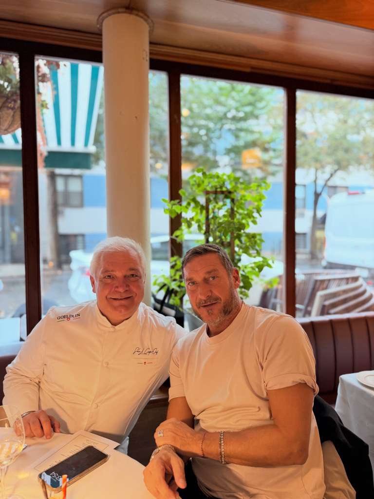 Che ci fa #francescototti da #salvolocastto a #nyc ? thewaymagazine.it/people/salvo-l…