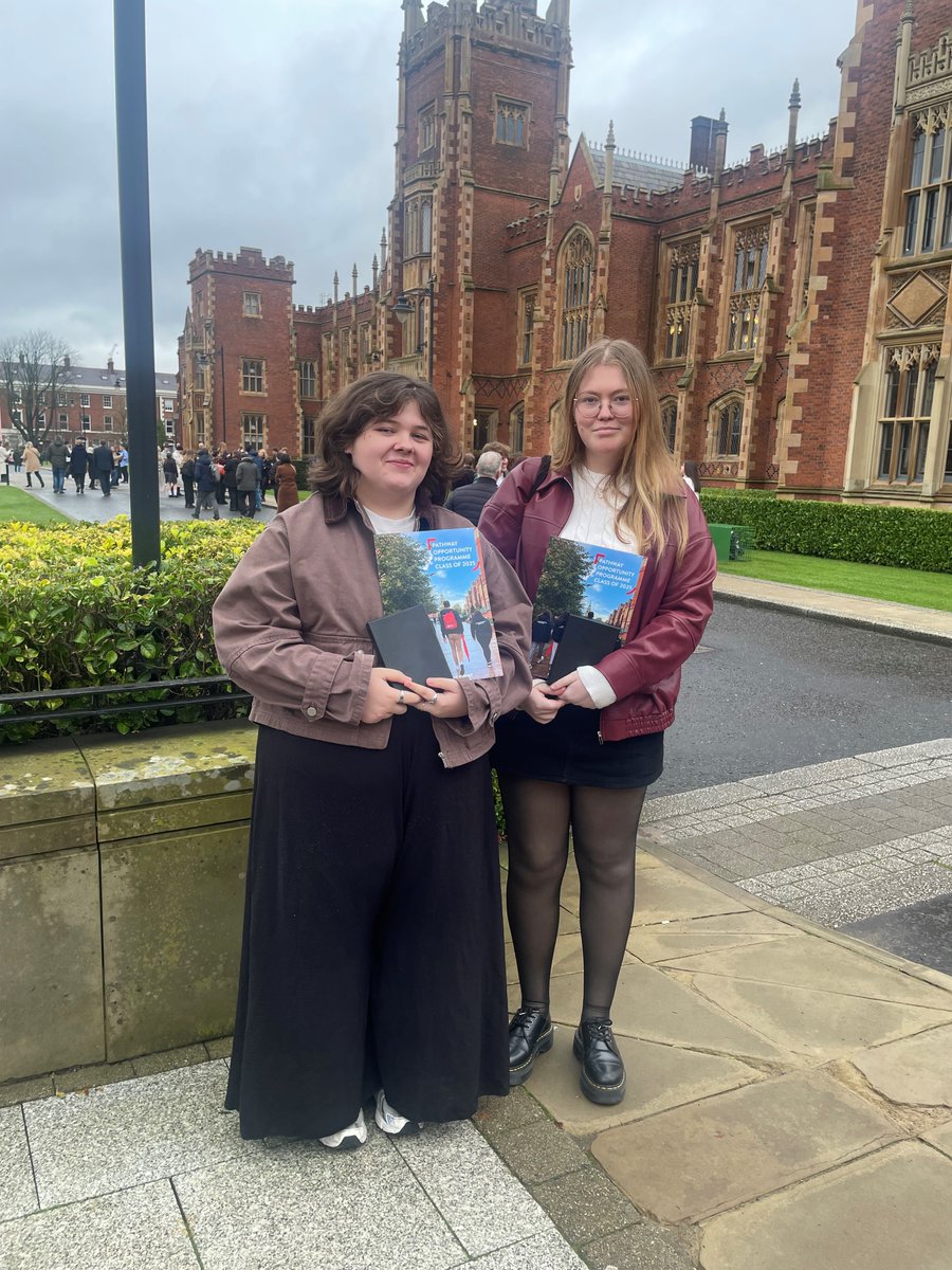 SaintMarysDerry's tweet image. 🎓✨Congratulations to our exceptional pupils who graduated from the Queen’s University Pathways Opportunity Programme on Saturday. ✨

🎉Well done Aoife, Becca, Carra, Brianna, Ellie-Jo, Haileigh, Kyra, Mia, and Rebecca. 🌟 (1/2)