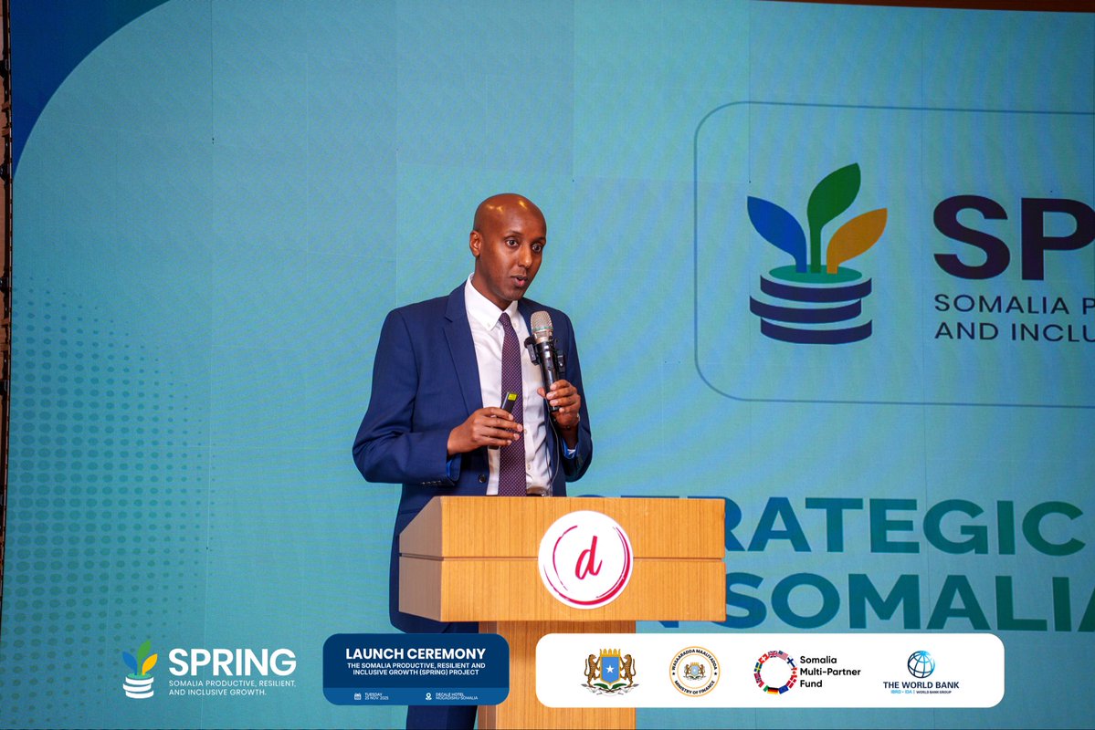SPRING_MOF_SOM's tweet image. Project Coordinator, Abokar Osman, presents the project’s pillars, objectives, and long-term vision, showing how SPRING will boost private sector–led growth and widen opportunities across the country. #SPRINGProject #Somalia #Reform #Jobs #MSMEs