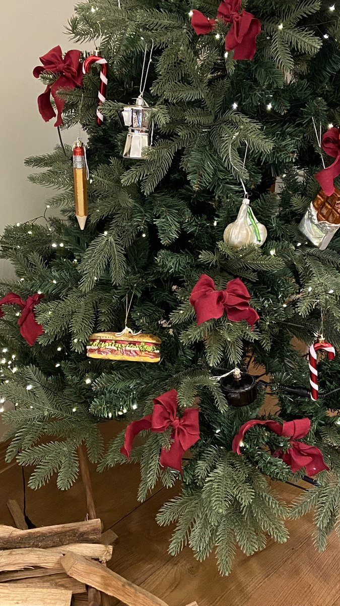 _imymee's tweet photo. 🎄 https://t.co/XSeCMvKBt5