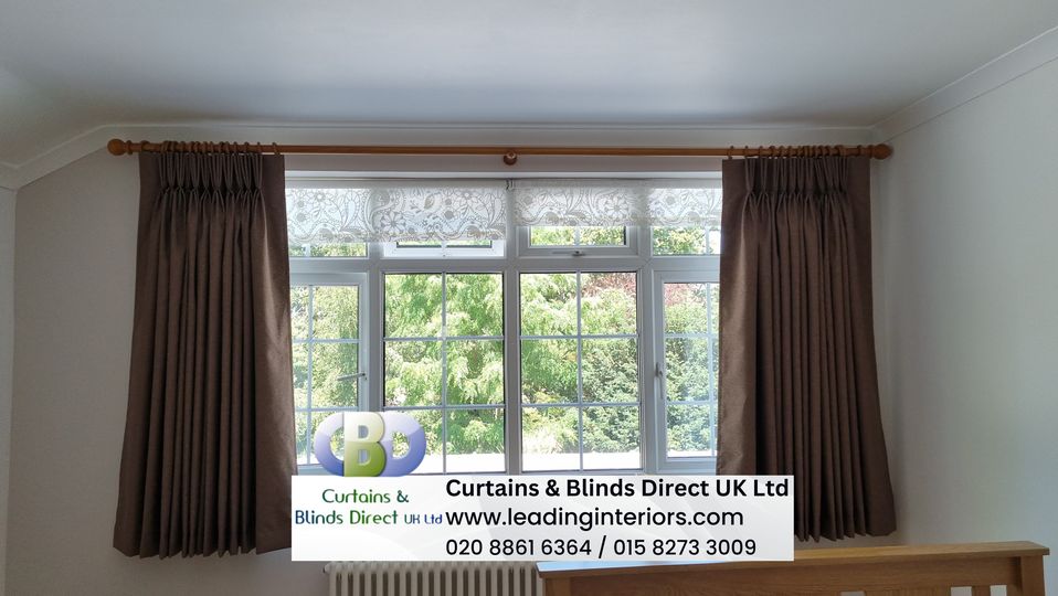 CBDUKLtd's tweet image. Advised a homeowner in Bushey on Double Roller Blinds for their open-plan kitchen-living area. The day-and-night feature gives them tailored privacy at all hours. #DoubleRollerBlinds #LightControl