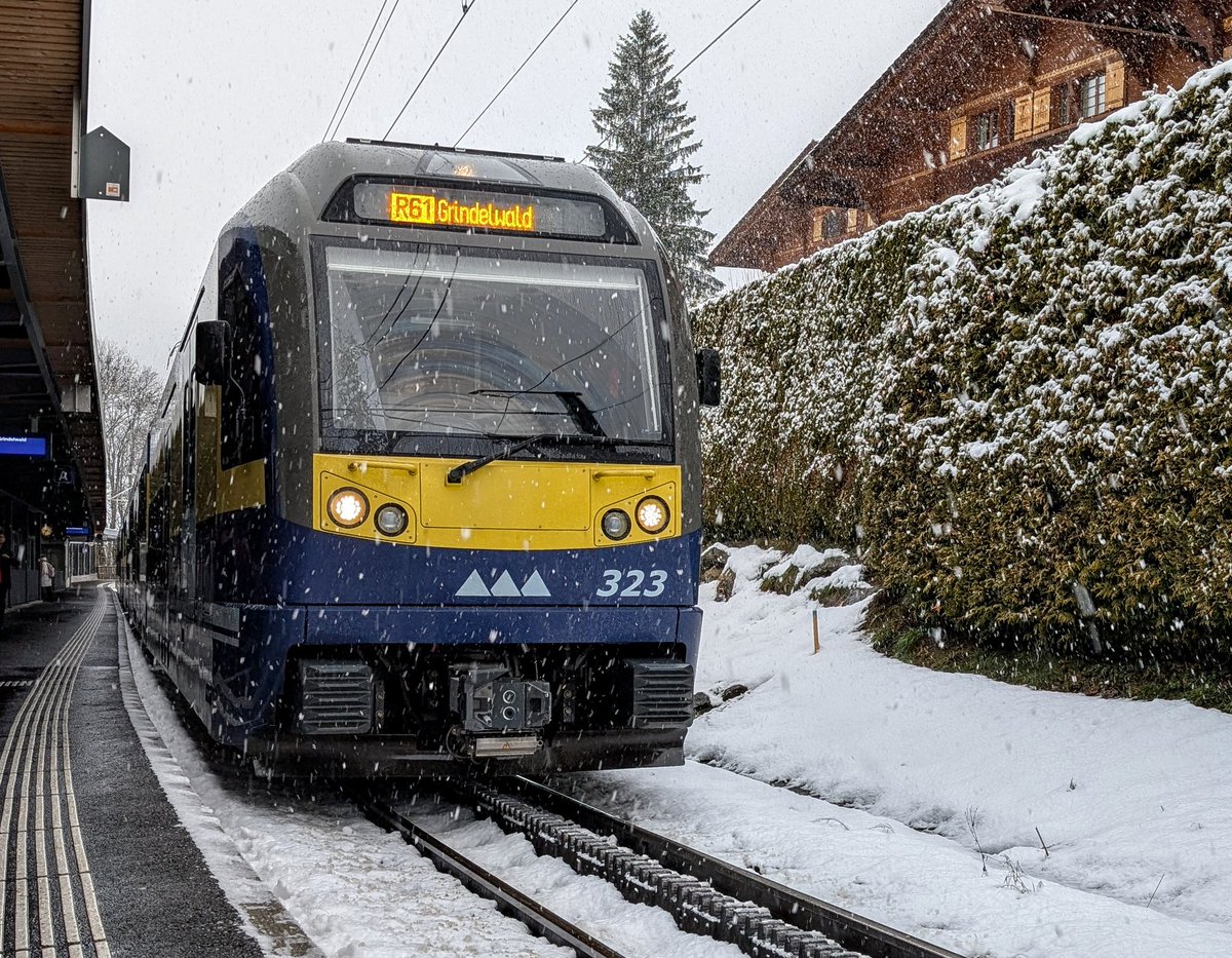 DownOnTheStour's tweet photo. Interlaken OST has been reached now it's time to head to Grindlewald Terminal 🏔️
Lovely little line up to Grindlewald with windows you can actually open fully. Helped for some good snaps 📸
#DOTS #railwayphotography #trainphotography #interlaken #grindlewald #switzerland https://t.co/pNWcImma8k