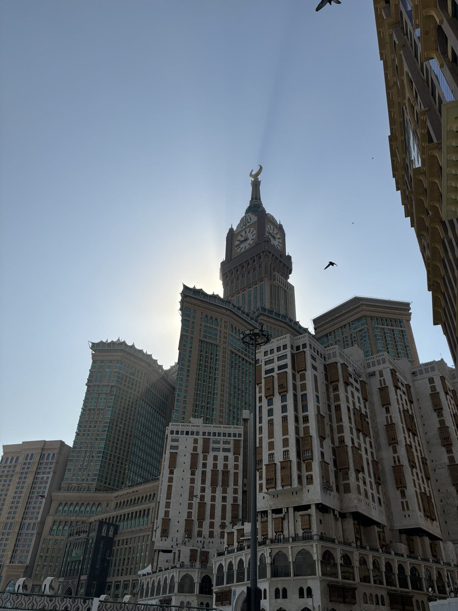 سَدَّنْ tweet media