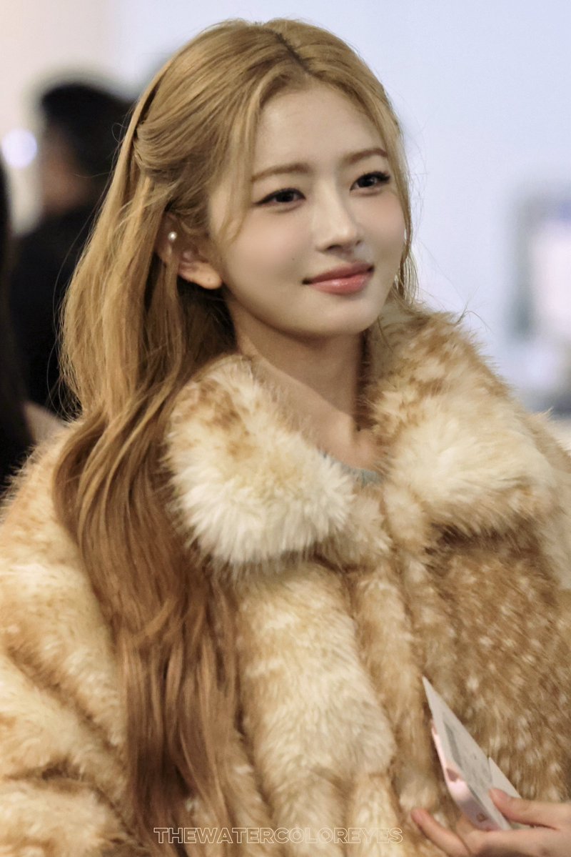 WATERC0L0REYES's tweet image. 251124

 #REI #레이 #IVE