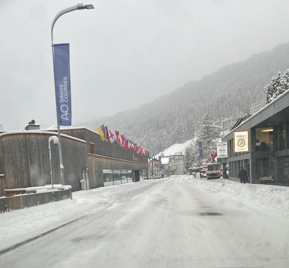 CHMelih's tweet image. #Switzerland #Schweiz #Davos #Winter #Snowing ☃️❄️⛷️🎿