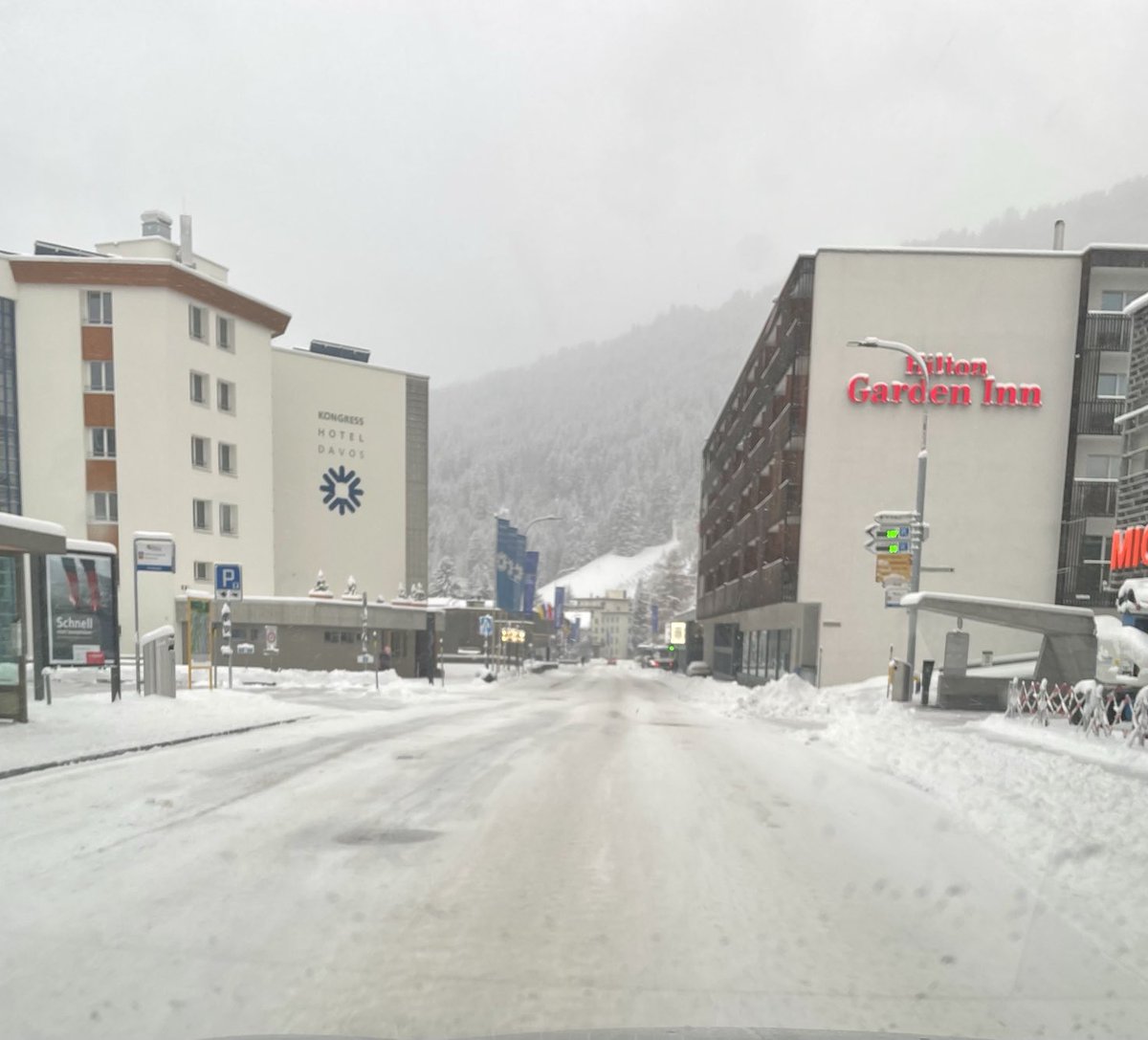 CHMelih's tweet image. #Switzerland #Schweiz #Davos #Winter #Snowing ☃️❄️⛷️🎿