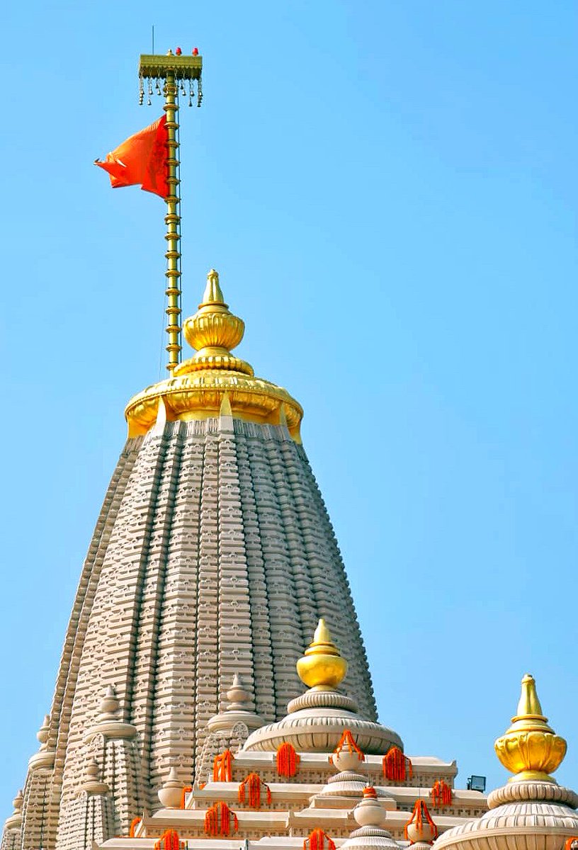 ये धर्मध्वजा केवल एक ध्वजा नहीं, ये भारतीय सभ्यता के पुनर्जागरण का ध्वज है।
इसका भगवा रंग, इस पर रचित सूर्यवंश की ख्याति, वर्णित ॐ शब्द और अंकित कोविदार वृक्ष रामराज्य की कीर्ति को प्रतिरूपित करता है।
सियावर रामचन्द्र की जय 🙏
#ayodhyarammandir