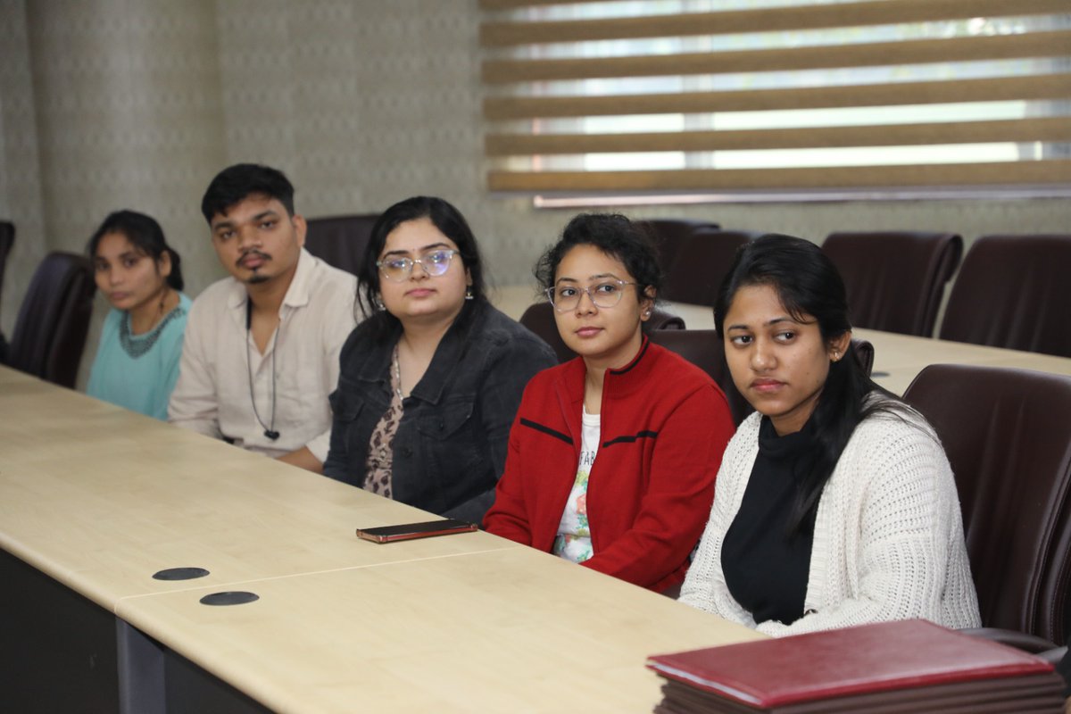 CSIR_CDRI's tweet image. This initiative reflects CSIR-CDRI’s commitment towards capacity building and empowering young scientists in advanced life science research. 
@CSIR_IND @CsirSkill @IndiaDST  @MSDESkillIndia

#SkillDevelopment #ElectronMicroscopy #LifeSciences  #TrainingProgram #CapacityBuilding