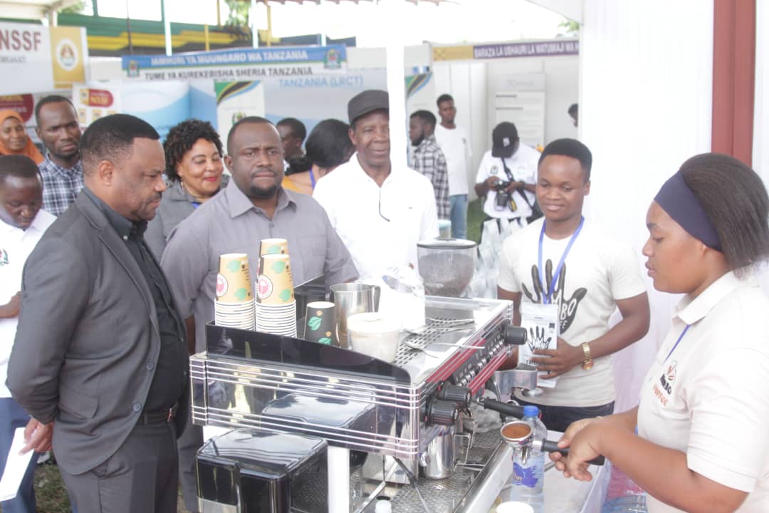 MamboCoffAfrica's tweet image. What a day at the Morogoro Region Trade Fair! Our story and roasted coffee caught the attention of the District Commissioner. Excited to continue sharing the Mambo Roast experience with everyone! #MamboRoast #CoffeeJourney #Tanzania #CoffeeTime
