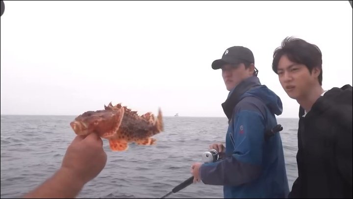 jinspam_'s tweet image. You can for sure 😭