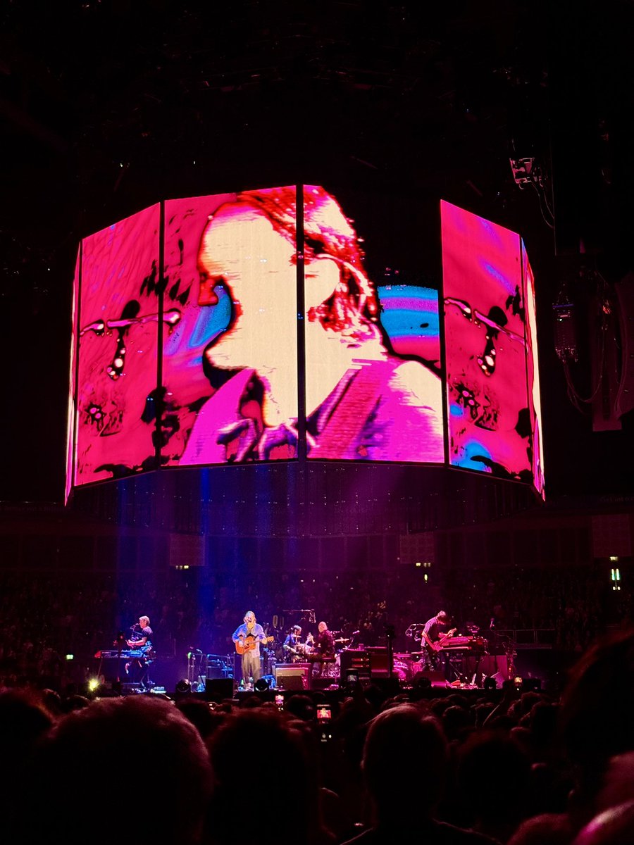 Sil (@gracelessil) on Twitter photo 