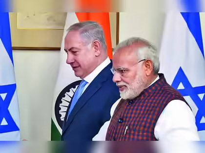 ssrajputINC's tweet image. इसराइल ने नरेंद्र मोदी जी के दोस्त बेंजामिन नेतन्याहू का भारत दौरा टाल दिया है।
कहीं साख का सवाल तो नहीं विश्व गुरु?
जैसे डॉलर के सामने रुपये की साख गिर रही है कहीं वैसा तो नहीं?