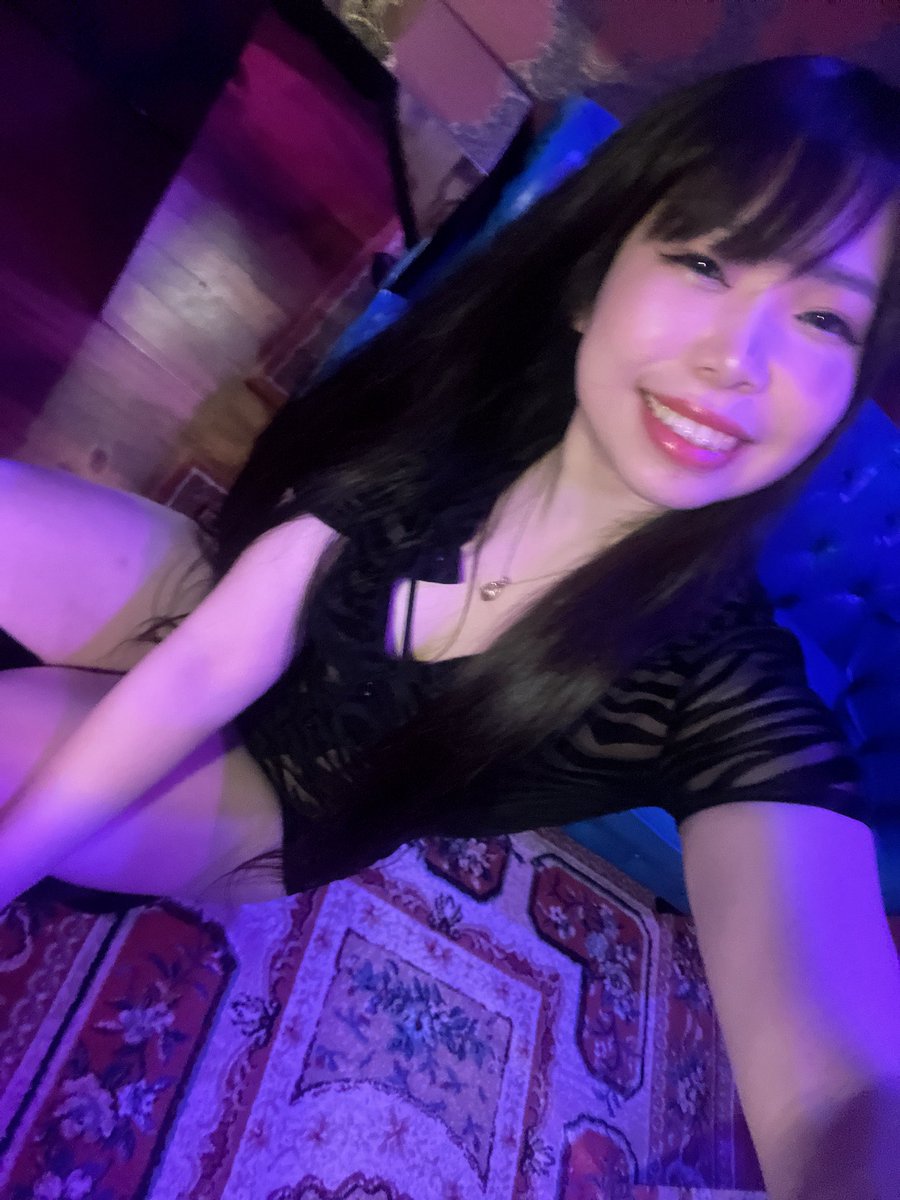 本日みかこさんリアバ🎂🎉肝臓を捧げよ！！みんなで盛り上がっていきましょう！！<a href="/FetishWisteria/">Fetish Bar Wisteria -ウィステリア-</a> 
マックさんのお手製チーズフォンデュも先着5名様ではありますが、あるよー🧀

みかこママ<a href="/myrrhmikako/">藤白みかこ</a> 
はびこ<a href="/h_habikomochi/">ハララビハビコ</a> 
つき<a href="/Wisteria_Tsuki/">Wisteria.月 - ̗̀☾⋆ ̖́-</a> 
まっく<a href="/Pourelle_mak/">まっく</a> 
りょうすけ<a href="/95Rsm/">涼介(りょうすけ)</a>