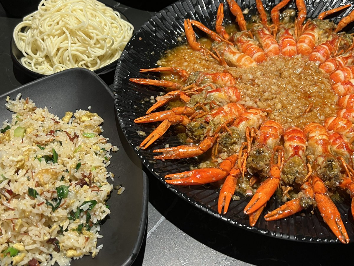 chamwy's tweet image. 📍红盔甲·小龙虾 홍쿠이지아

이것만 먹으러 상하이 열번도 갈수있어..
(실제로 두달만에 다시 가는 사람✌🏻)
면사리 추가해서 소스에 비벼먹으면 알리오올리오같고 너무너무 맛있다네요♡