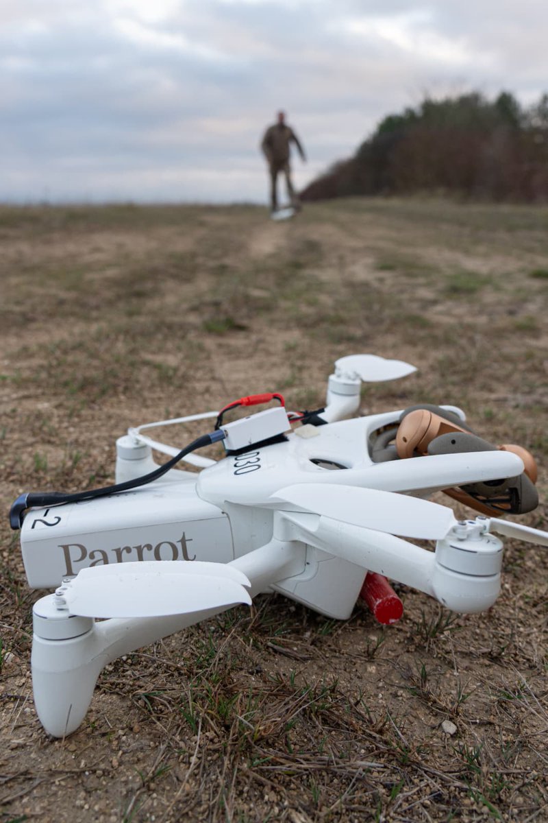 Small Joint Operation 🪖🤖📡 une manœuvre inédite en conditions réelles dans les camps de Champagne, pour transformer le terrain en labo géant : robotique lourde, drones, guerre électronique et haute technologie.

Quand la <a href="/Stat_20e_ra/">Section technique de l’armée de Terre (STAT)</a> forge l'armée de demain.
#Innovation #SJO25