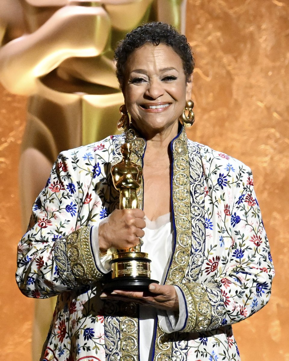MMalhotraworld's tweet photo. The legendary choreographer and actress Debbie Allen makes history at the 16th Academy Governors Awards (@TheAcademy)—being honoured with an Oscar for a lifetime of artistic influence. 

Dressed in our custom made floor-length jacket from #INAYAWorld, paired with a colour blocked floor length jalabiya, highlighting multicolour handworked threads, archival zardozi and rendered borders—celebrating Indian craftsmanship at cinema’s most influential platform. 

#ManishMalhotra #ManishMalhotraWorld #DebbieAllen #Oscar #MadeInIndia #GlobalStage #INAYAbyMM