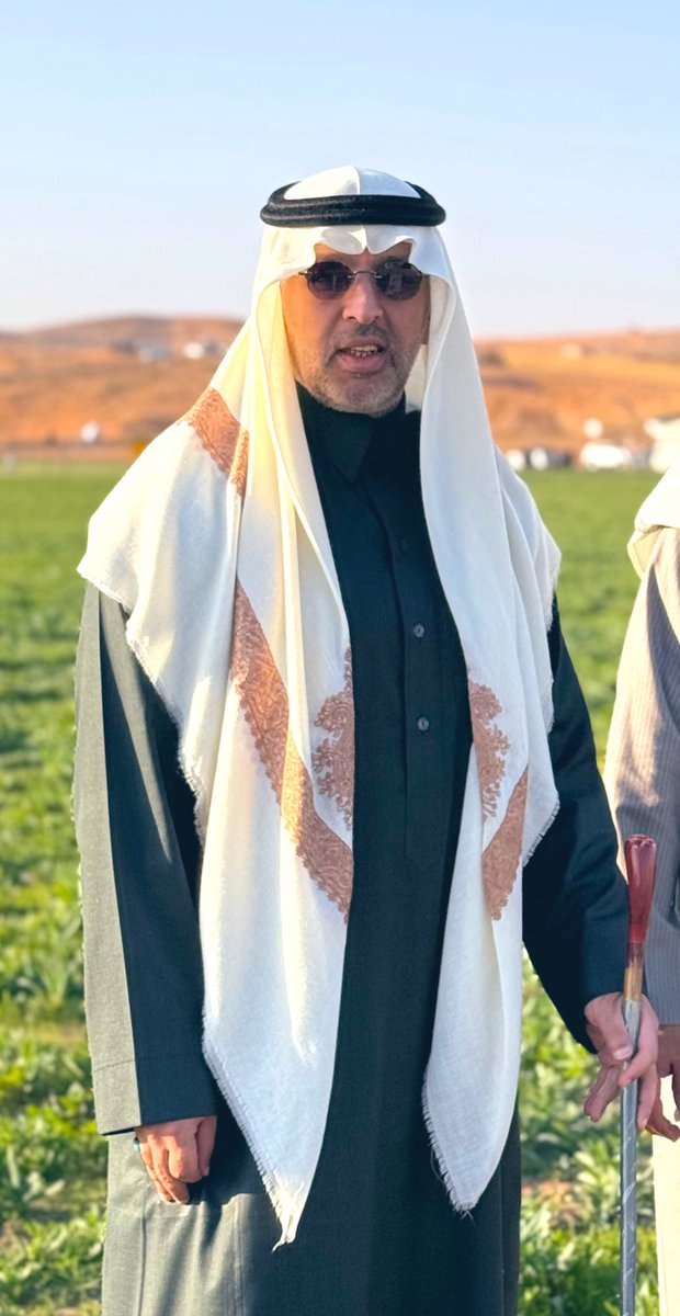 مادام لك في ذا الحياه استطاعه
فلا يعيقك جزر الايام والمد

احرص على نفسك تراها وداعه
مهد لها مجرا وشيد لها سد

وغامر على الراي الموشح شجاعه
وارسم طموحٍ غايته مالها حد

يمكن تصيب من الوفق ظرف ساعه
تنسيك عثرات مضت مالها عد

لطيفة السديري <a href="/LAlsudairi/">لطيفه السديري</a>