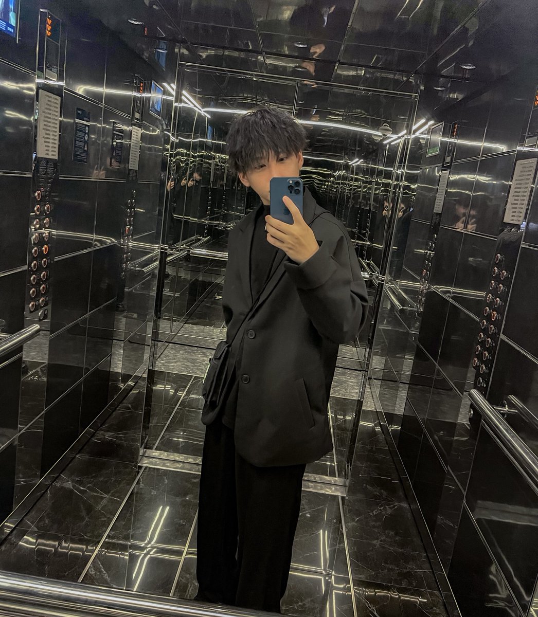 xxxx_Roger's tweet photo. ひさしぶりの自撮りだけど
どうせいいね来ない> < https://t.co/iR24ojwaRk