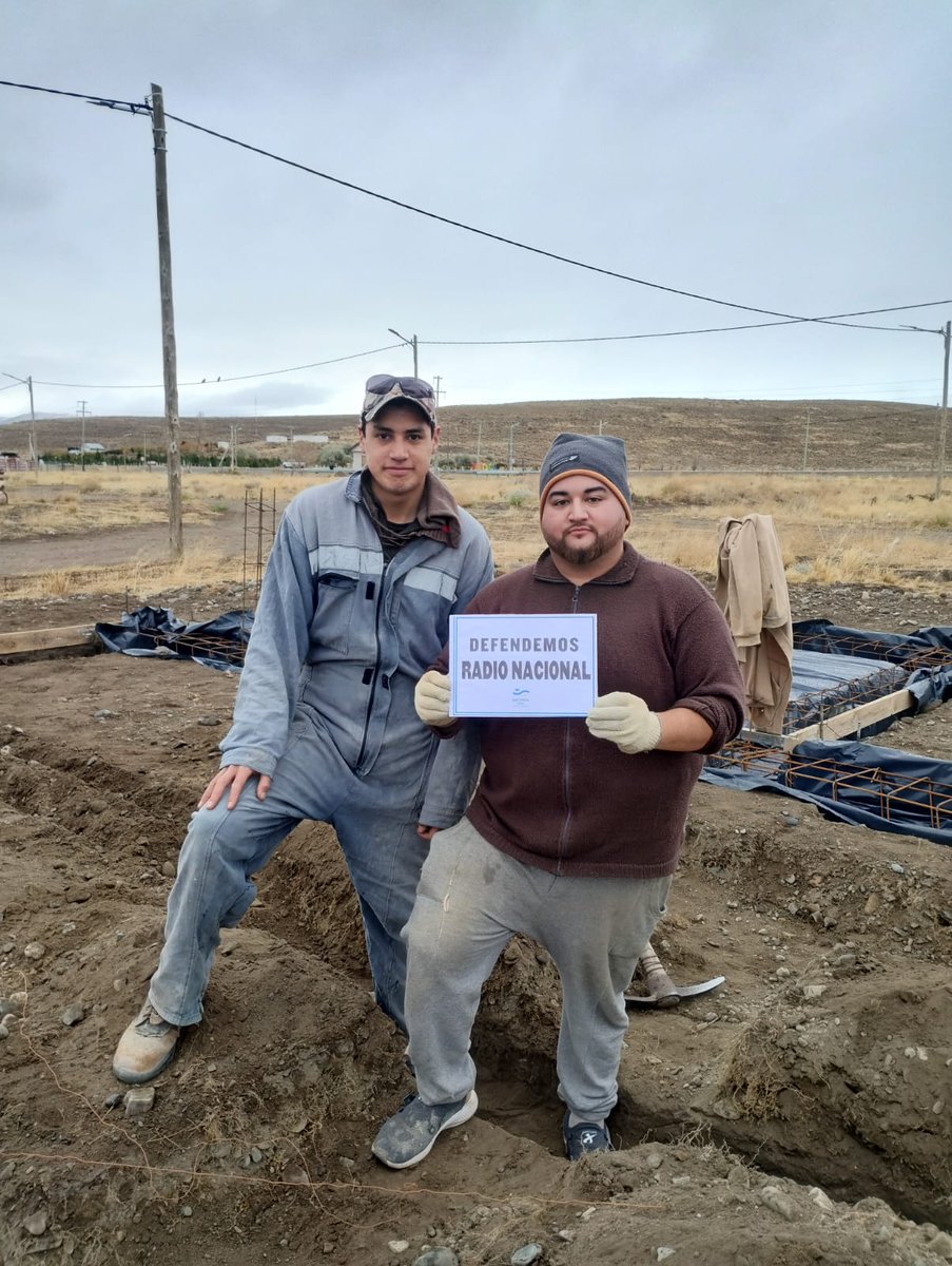 64 años de <a href="/nacionalesquel/">RadioNacional Esquel</a> que son parte de la historia Ciudad y toda la Región. Un mojón de soberanía en su inauguración y luego una Radio donde cada habitante encontró una forma de comunicación y representación de su idiosincrasia. Feliz cumpleaños LRA 9 , mi segunda casa!