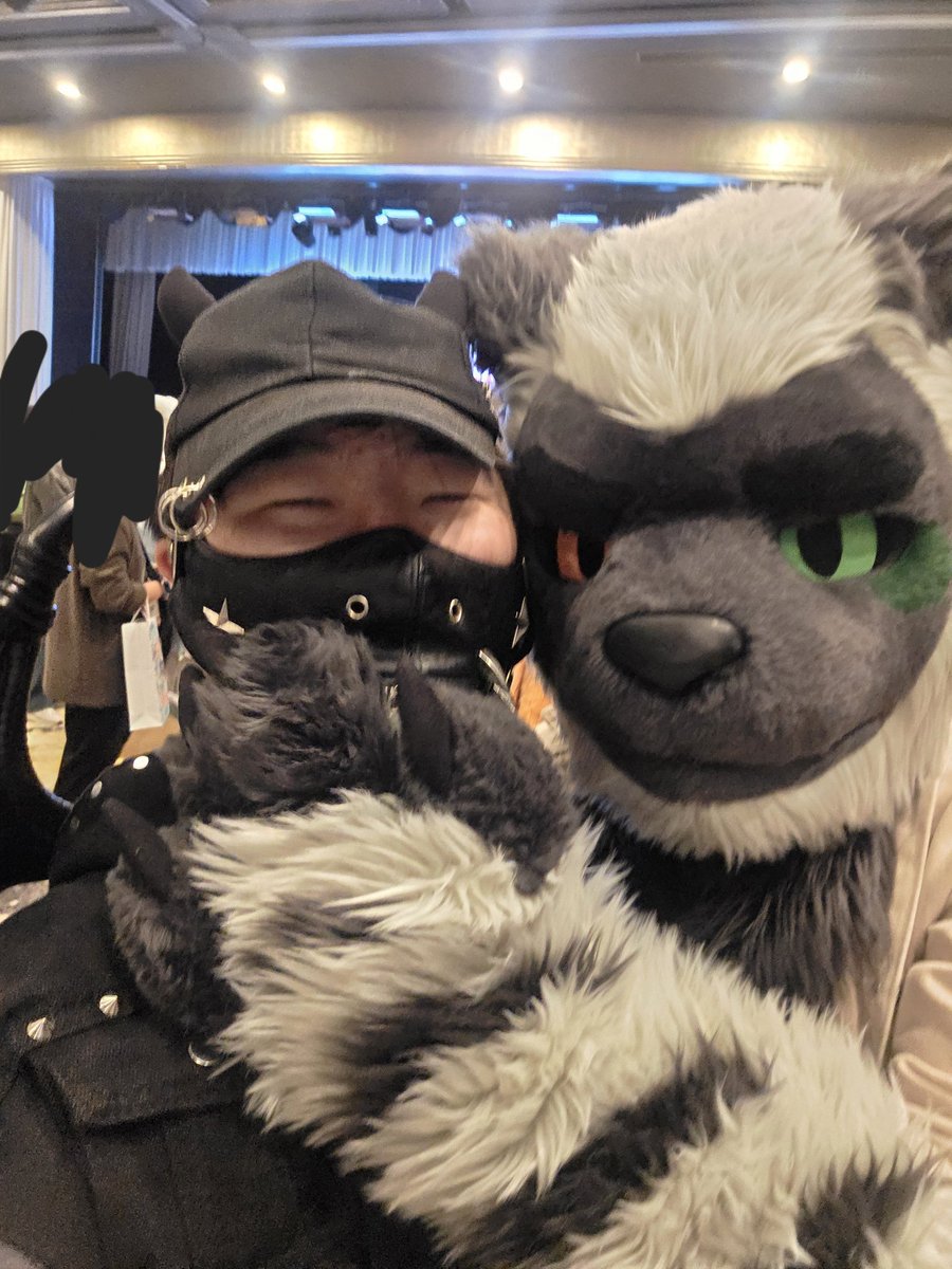 Black_the_evil's tweet image. 우아아아아~ 막스님이당😆😍
@M_A_K_X_ 
#fursuit #FURSTCLASS