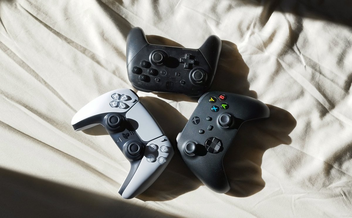 Idonthaveause_7's tweet image. El mejor es el de Xbox condiferencia a mi parecer en cuanto a disposición de botones y ergonomía.. pero le faltan las caracteristicas del dualsense y la duración de vida del Pro Controller de Switch