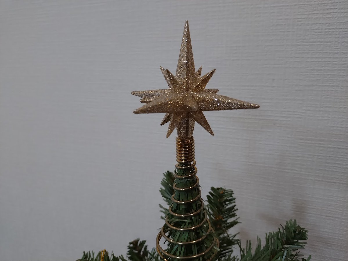 takao_obc's tweet image. クリスマスまで1か月なのでツリーを飾りました。
ラジオ大阪では12月24日の正午から25日正午まで50回目の「ラジオ・チャリティ・ミュージックソン」を放送します。目の不自由な方へ音の出る信号機などを贈るためのチャリティ特番です。今年も温かいご協力をお願い申し上げます。
#ミュージックソン