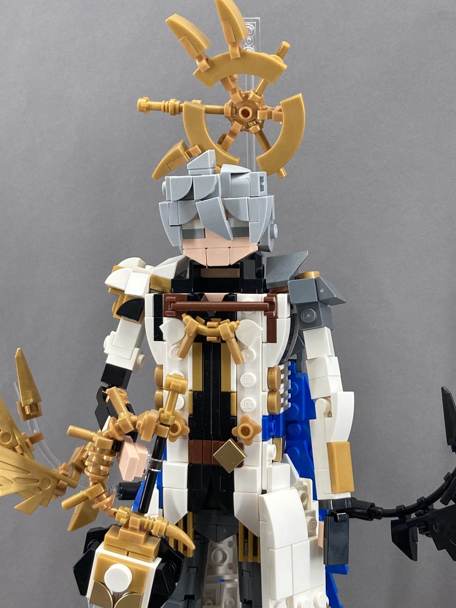 「スタレ愛☆Family( <a href="/StarrailFamily/">スタレ愛☆Family</a> )」様からのご依頼で『崩壊：スターレイル』に登場するキャラクター「ファイノン」をレゴで制作しました！
華美な装飾の表現が非常に難しかったとともに、楽しかった作品です！
ファイノンのカッコよさがうまく表現できていればと思います