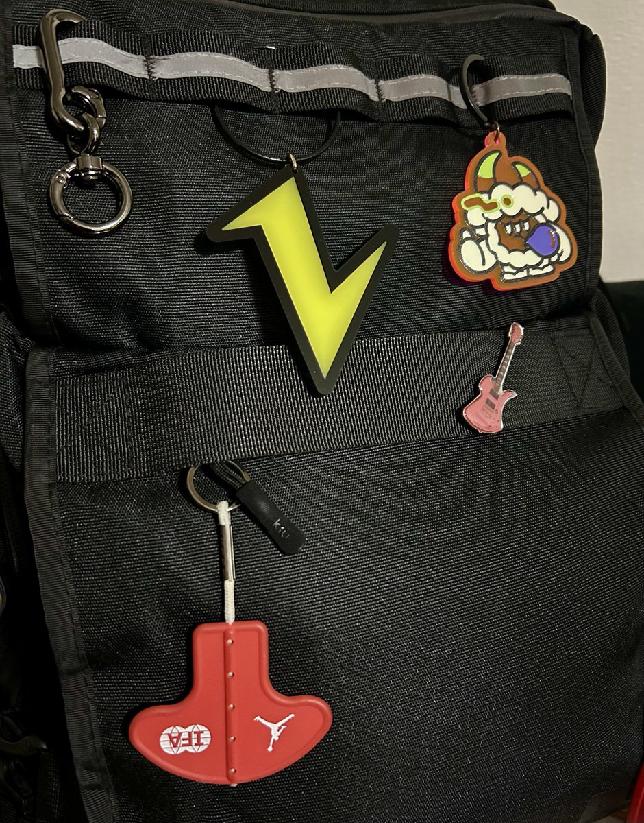 KEYVEX_design's tweet image. シールは言わずもがな、レオンさんの「レ」ロゴアクキー最高すぎる😆✨