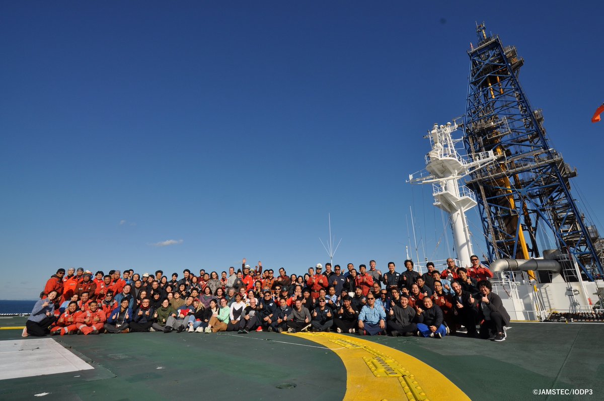 Chikyu_JAMSTEC's tweet photo. 23 Nov. Arrived at Sendai Port.
The expedition ended safely! Finally, we took a commemorative photo with the scientists & crew on board.
#IODP3 #JAMSTEC #Exp502 #Chikyu https://t.co/fdGya6a1Q6