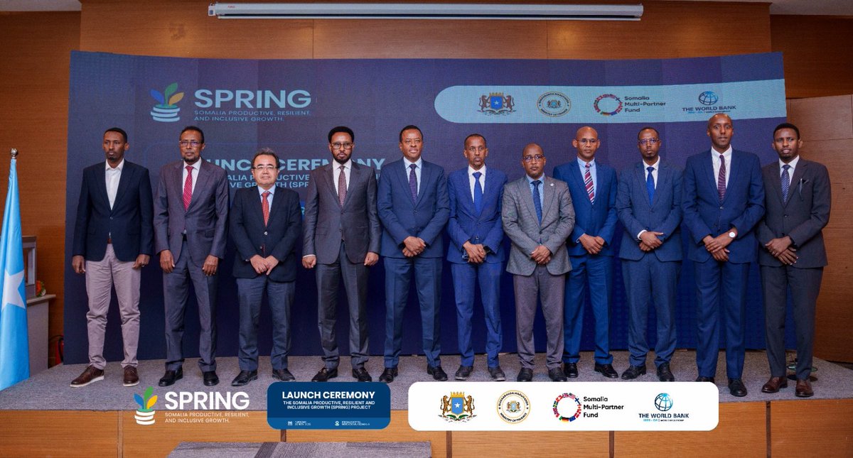 SPRING_MOF_SOM's tweet image. A great moment captured! Somali leaders and representatives gathered for a group photo at the SPRING Launch Event, united in their commitment to stronger institutions, better services, and inclusive economic growth. #SPRINGProject #Somalia #Leadership #Development