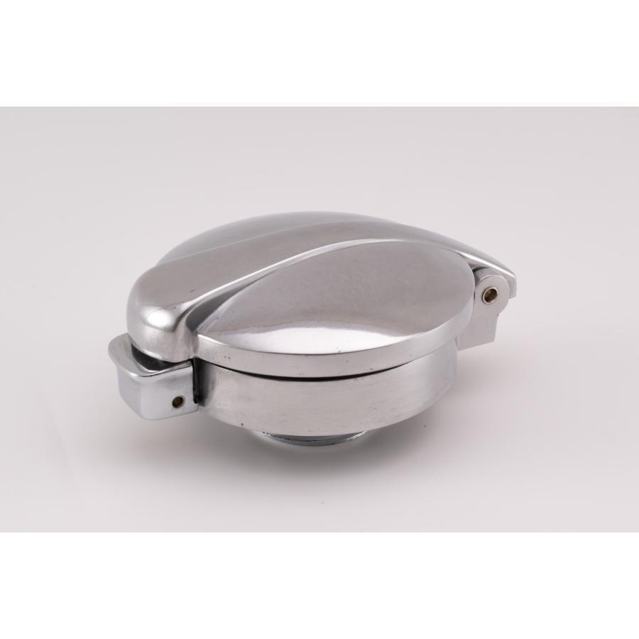 plot_p4's tweet image. 品番：JP-6047
品名： オイルフィラーキャップ クラシックスタイル 
　　　 クローム NA6CE/NA8C/NB6C/NB8C

機械の奥にひそんで
冷たく在るけれど
僕の手が触れると、
まるで小さな心が
そこに息づいているようだ。

 #Mazda #Eunos #Roadster #Miata #mx5 #jassperformance #マツダ #ユーノス…