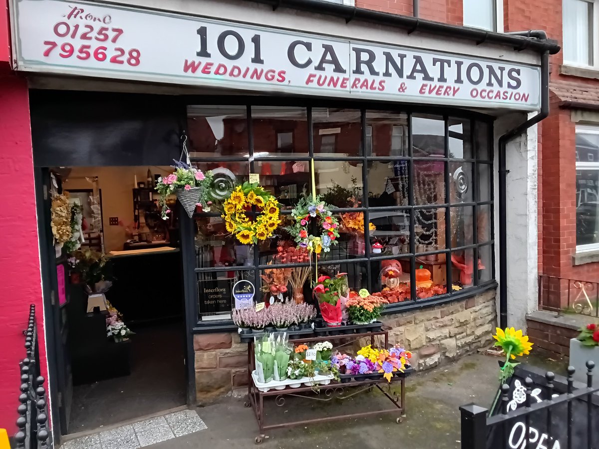✅ FOR SALE ✅
⭐️ 101 Carnations ⭐️
📍Coppull📍
💷 £140,000 Freehold 💷
📲 01204 325101 📲
📧 enquiries@ajfcommercial.co.uk 📧
#newtothemarket #new #business #florist #flowers #gifts #forsale #coppull #lancashire #northwest #uk #ajfcommercial #awardwinning #agent #kingof