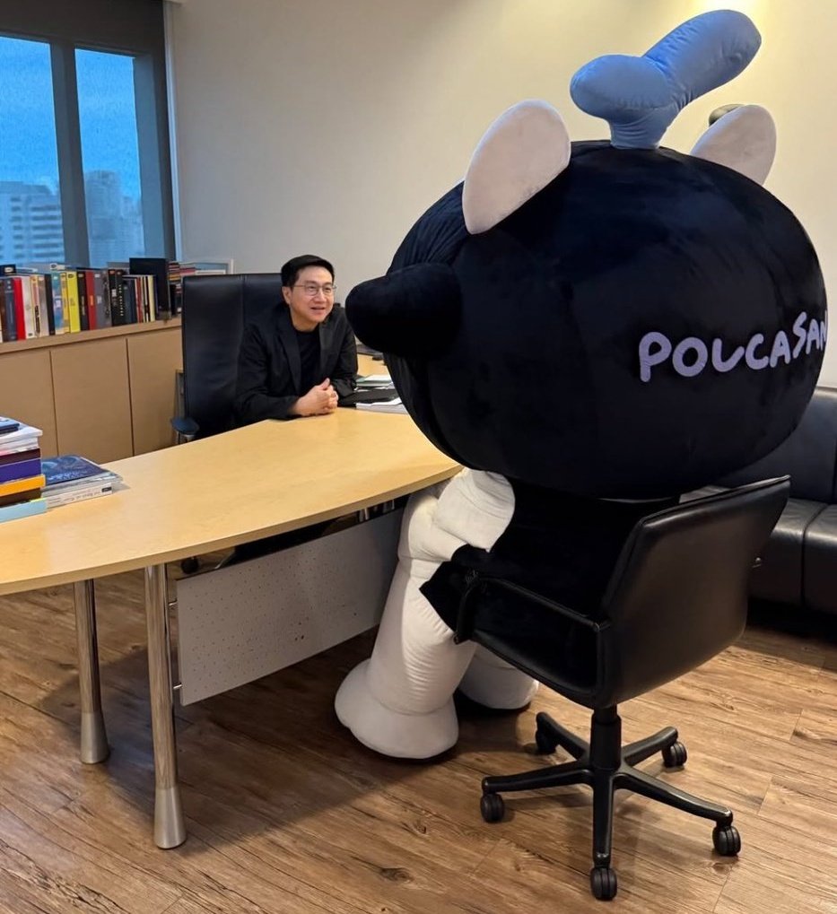 taynewnsan's tweet photo. : grandpa tha, you have prepared a new series for papa and phorphor, right?

TAYNEW MGV26
#GMMTV2026 #เตนิว https://t.co/59ewyPx74F