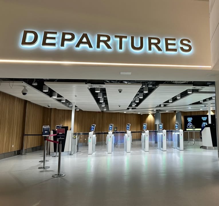 EMA_Airport's tweet image. People flying from East Midlands Airport are now greeted with a totally refreshed security experience once they have checked in, following a major refurbishment😍 

Finishing touches have now been made as part of a project to transform the security hall at East Midlands Airport,…
