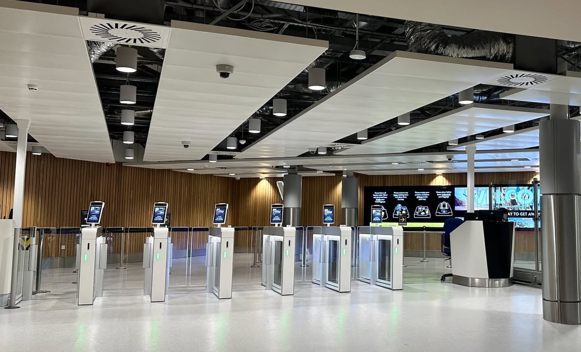 EMA_Airport's tweet image. People flying from East Midlands Airport are now greeted with a totally refreshed security experience once they have checked in, following a major refurbishment😍 

Finishing touches have now been made as part of a project to transform the security hall at East Midlands Airport,…