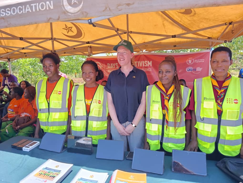 UNFPAMalawi's tweet image. Today we joined the national launch of the 16 Days of Activismin Balaka, led by Guest of Honour Hon. Mary Navicha, Minister of Gender. Representing the UN was UNFPA OIC Mr.  Delate, reaffirming our commitment to ending all forms of GBV — including cyberbullying 
 #ChooseKindness