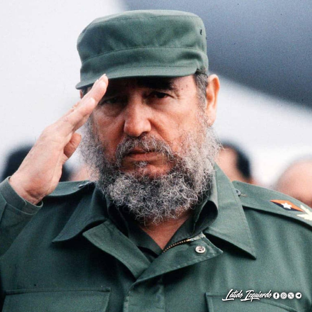 🫡 "Latiendo con Fidel" 🇨🇺

Fidel no es memoria, es presencia.
No es recuerdo, es camino.

Su voz resuena en cada "¡Venceremos!"
Su fuerza, en cada pueblo que se levanta.
Su idea, más viva que nunca, porque la Revolución es eterna mientras haya dignidad.
#100AñosConFidel