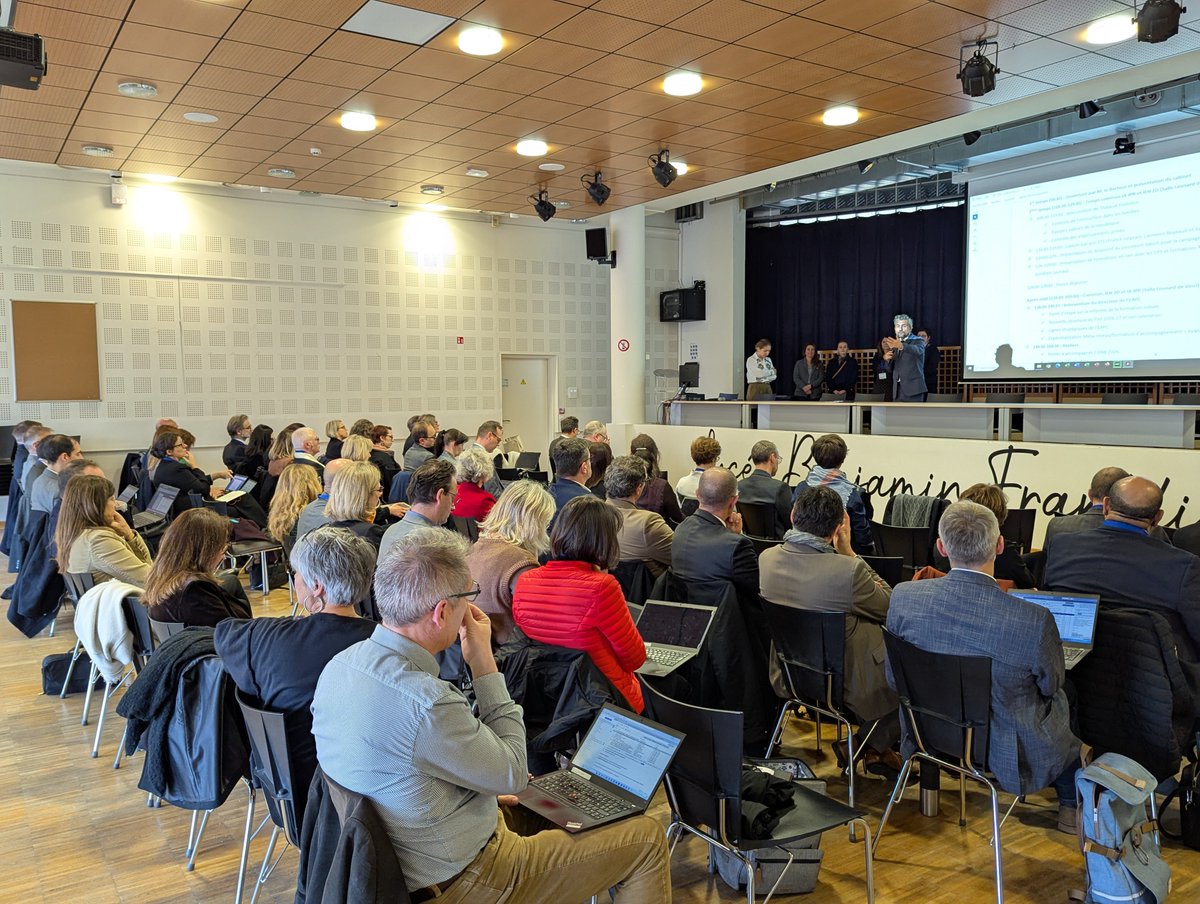ac_orleanstours's tweet photo. Séminaire du collège IEN 2D - IA IPR
Ce matin, le recteur @PhiAgresti a ouvert la journée du séminaire au lycée B. Franklin à Orléans (45).
Au programme : liaison bac pro, passeport #EducFi, déploiement ProFAN-T, nouvelle organisation du PAF et temps d’ateliers collectifs✅ https://t.co/Q6LvGvhm5C